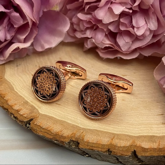 Elegant Laser Cut Floral Black and Rose Gold Round Cufflinks - Picture 10 of 16